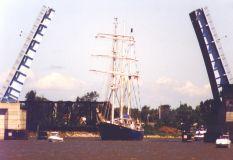 a_tallships-concordia-bridge.jpg